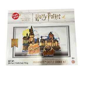 Harry Potter Castle Cookie Kit/New but box opened-Everything inside sealed close